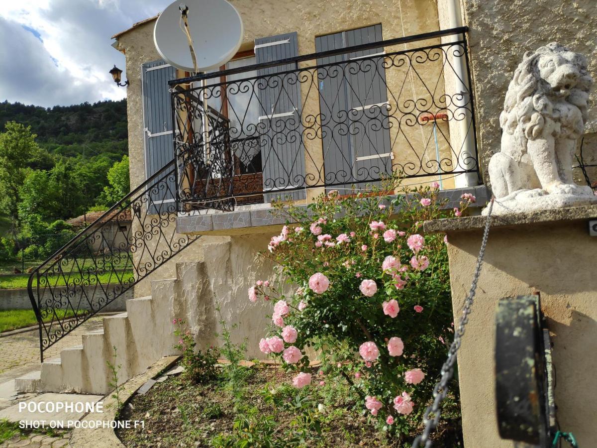 Villa Comme chez vous à Bayons Extérieur photo